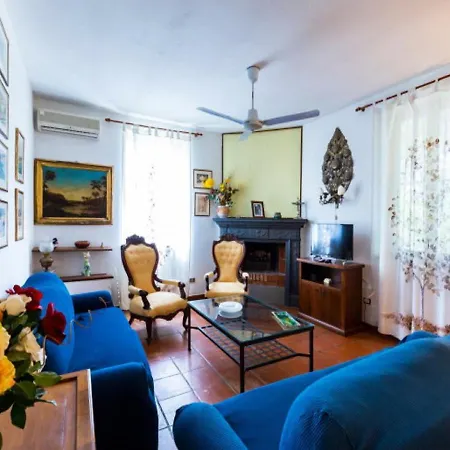 Villa Spacious In Calabria With Swimming Pool