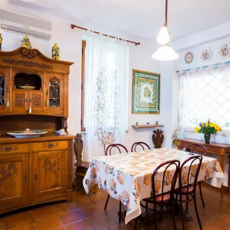 Spacious In Calabria With Swimming Pool